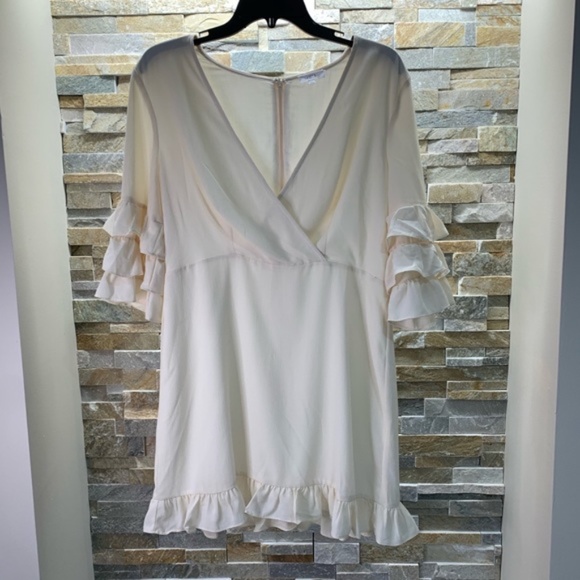 Lucca Couture Camille Surplice Front Ruffle Animal SLV Dress - Picture 5 of 8